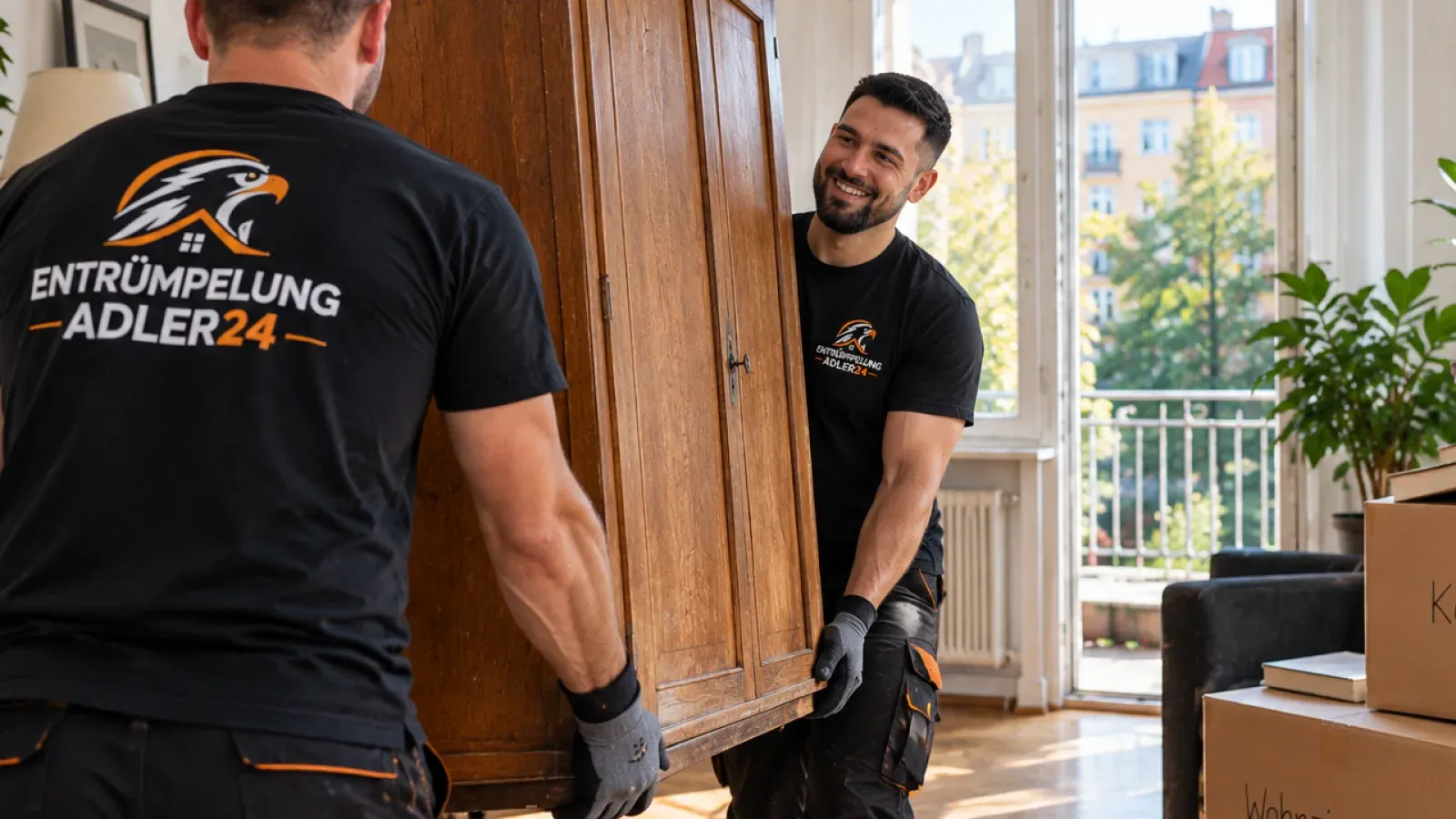 Entrümpelung in Berlin-Lichterfelde: Team von Adler24 bei der Arbeit